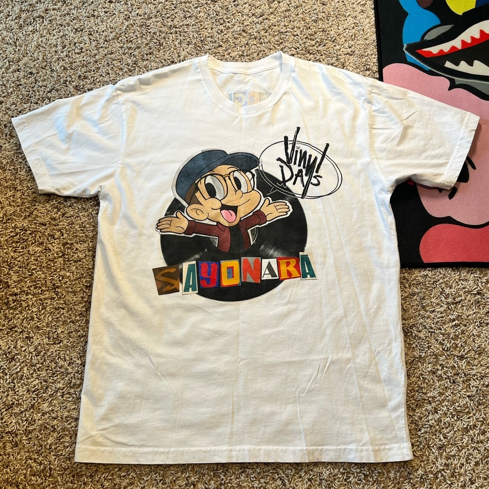LOGIC: SAYONARA Vinyl Days Size Large Used good conditions.